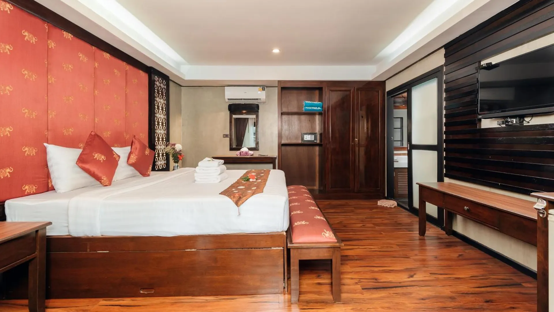 Ibiza House Phi Phi Hotel Phi Phi Don