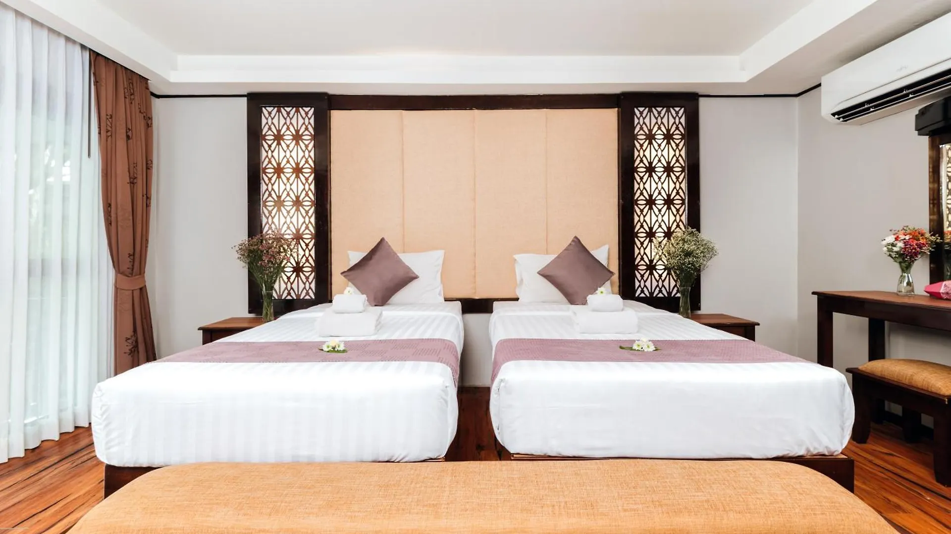 Ibiza House Phi Phi Hotel 3*, Phi Phi Don