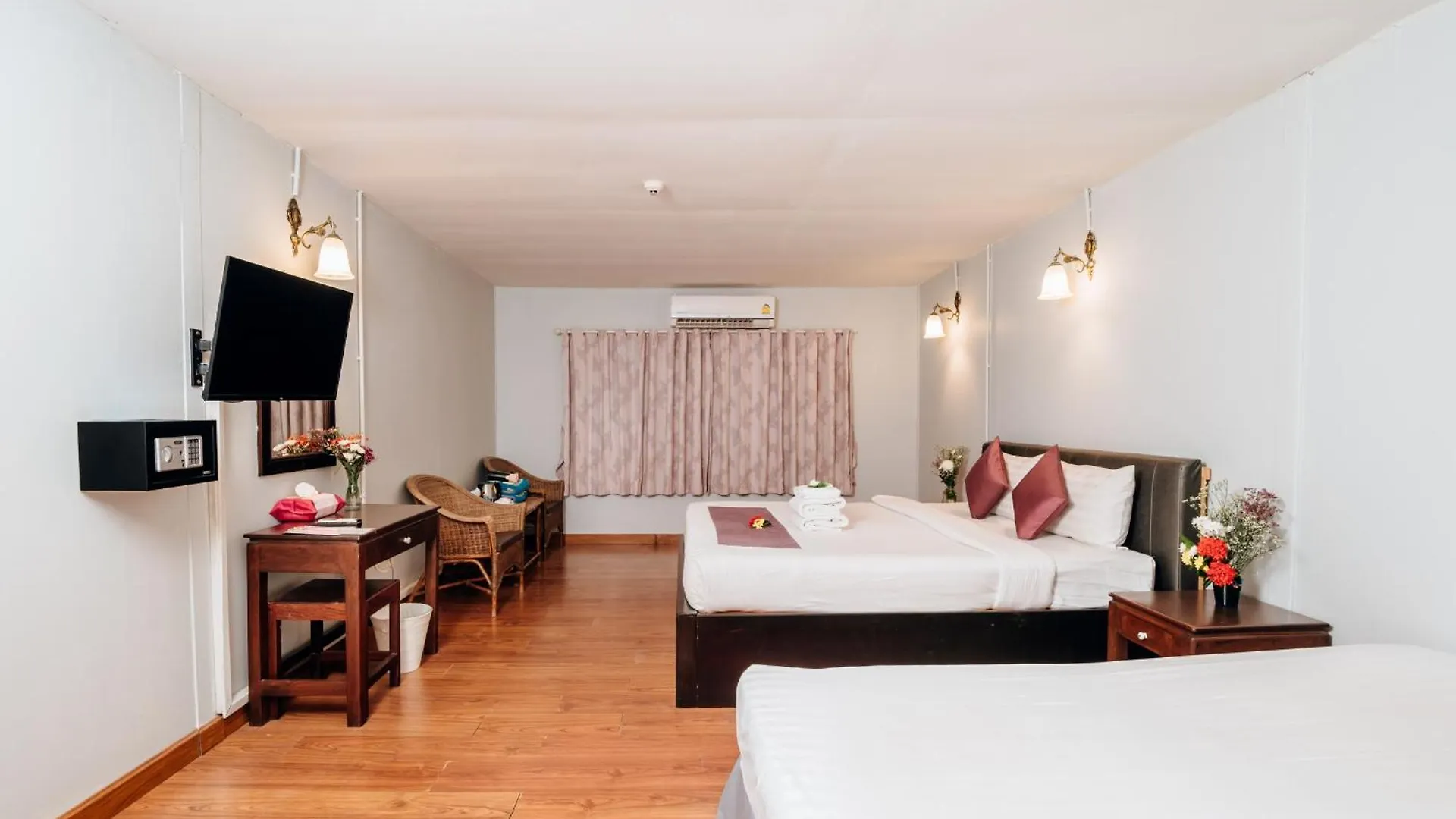 Ibiza House Phi Phi Hotel 3*, Phi Phi Don Thailand